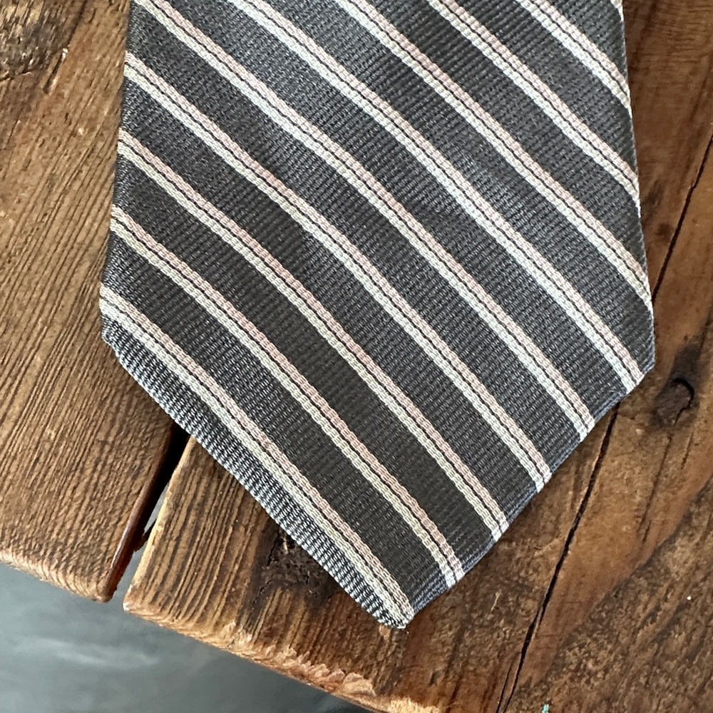 Elevate Your Basic Suit With 4 Geometric Men’s Ti… - image 6